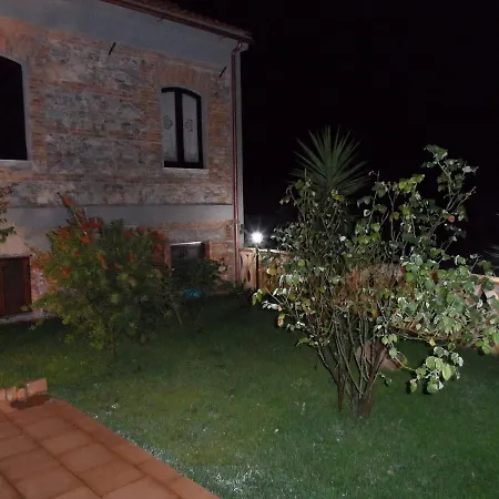 Bed & Breakfast Garrupa 4*